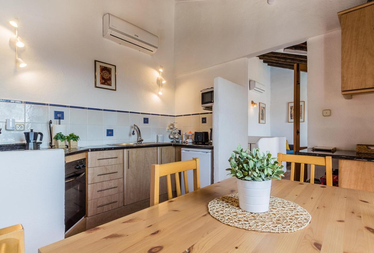 Hébergement de vacances Casa Sol - Traditional With Pool And View *
